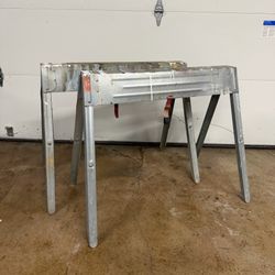 2 metal sawhorses