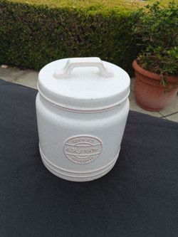 Cookie jar