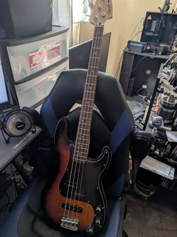 Fender 4 strong bass with amp