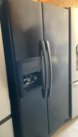 Amana Side By Side Black Refrigerator