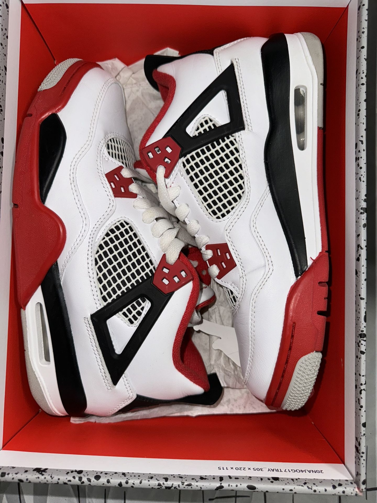 Jordan retro 4 fire red 2020