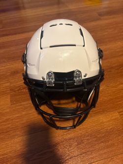 Brand new medium f7 white