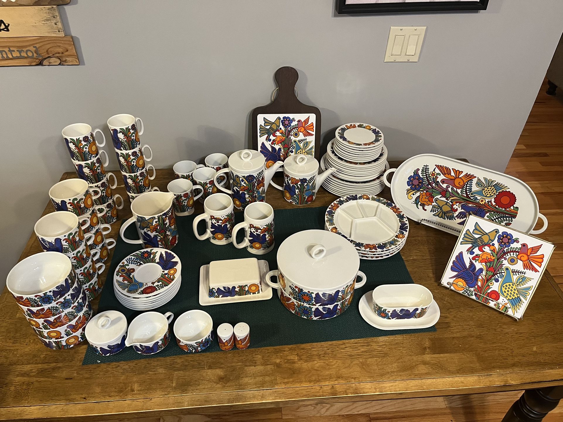 Acapulco Dish Set
