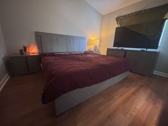 Solid Italian Wood King Size Bedroom Set