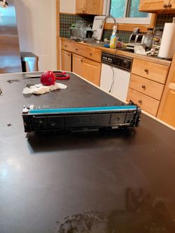 Magenta (M) color toner