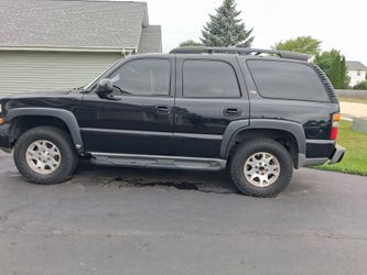 2006 chevy tahoe z71 for  parts or project truck trans gasket leak rear driver break line burst
