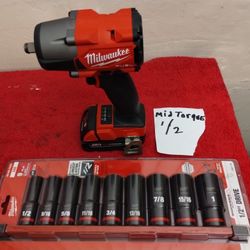 1/2 M18 Milwaukee Fuel Mid Torque Impact Wrech Batería Y Dados $290