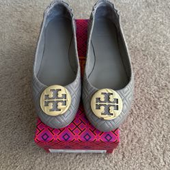 Tory Burch Quilted Minnie Size 8