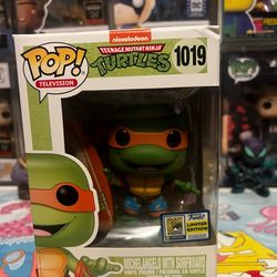 Funko Pop! Teenage Mutant Ninja Turtles: Michelangelo with Surfboard