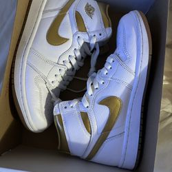 gold jordan’s