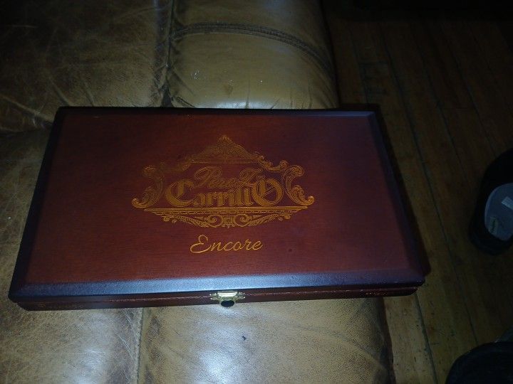 Gorgeous Carillo Encore 7 X 12 Walnut Cigar Box Made In Dominican Republic
