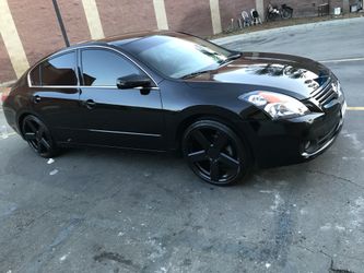 Nissan Altima 09 excellent condition
