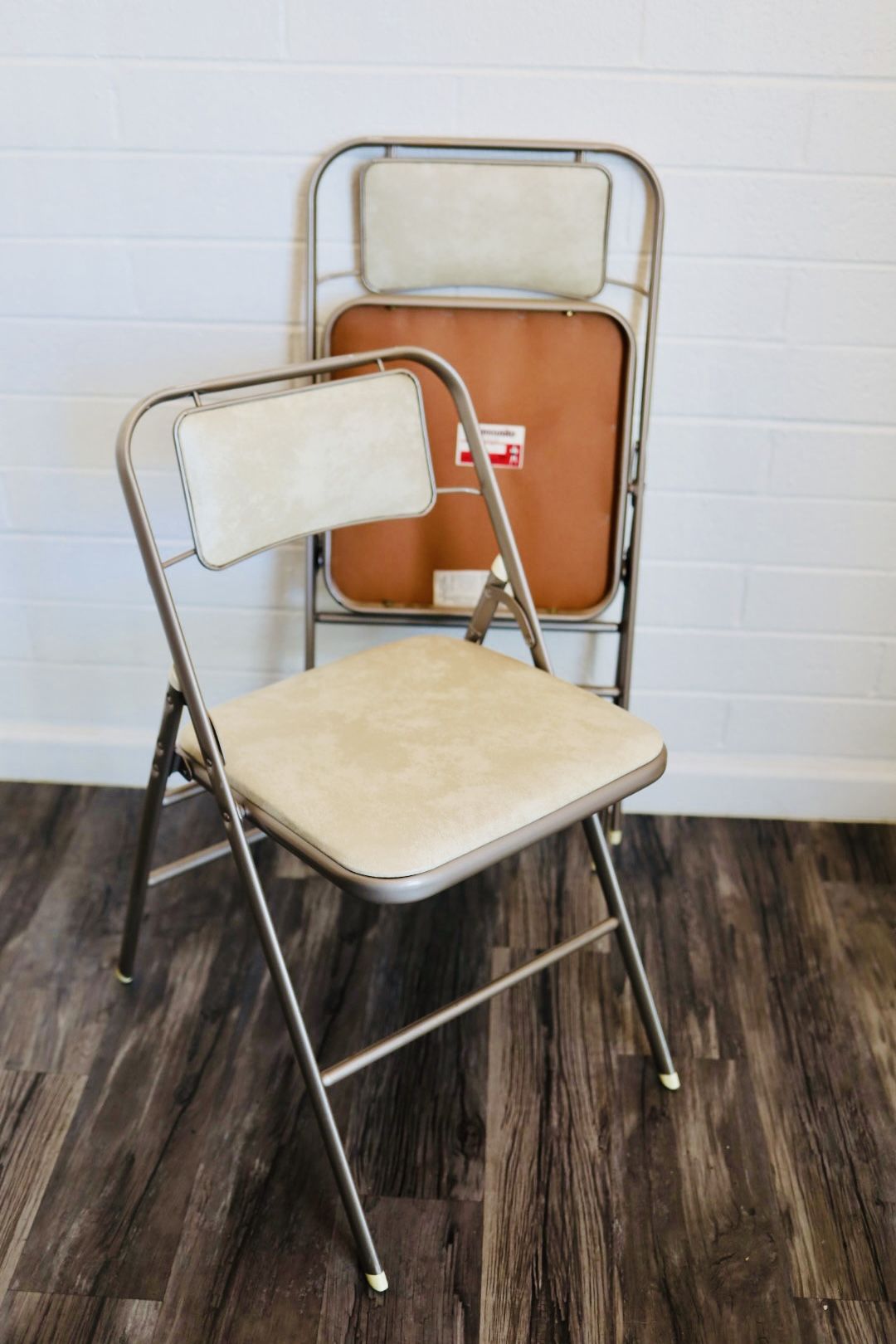 Two Vintage Samsonite 3819 Folding chairs