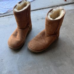UGGs Size 8