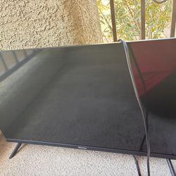 Roku T.v 32 In With Stand Pick Up Only