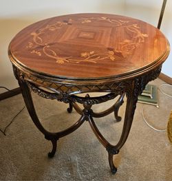 ANTIQUE 1920s FRENCH LOUIS XV ROUND TABLE W/ BEVELED GLASS TOP