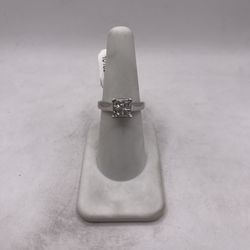 14kt Gold Diamond Engagement Style Ring 