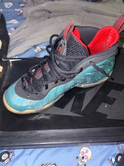 NIKEPOSITES SIZE 6.5