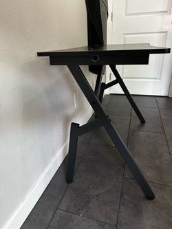 30 inch gaming desk