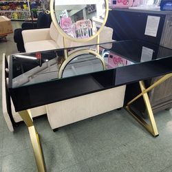 Vanity Desk W Mirror & Jewelry Tray Black And Metal Gold Finish. 42"x19"x49"h. New Especial Price 
