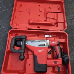 MILWAKEE 15 LB SDS -MAX DEMOLITION HAMMER