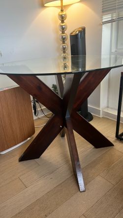 Pier 1 Circular Dining Table & Chairs