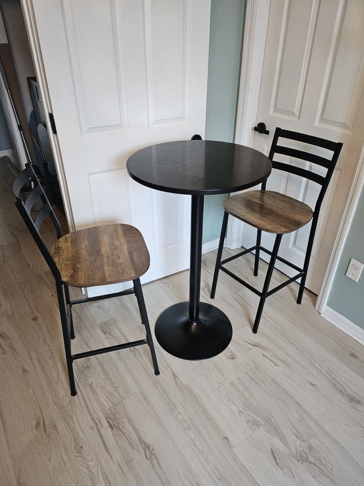 HOMEGOODS Bistro Set Bartable Stools