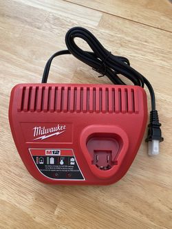 Milwaukee Charger M12