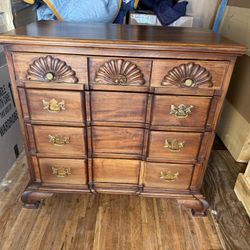 Side Dresser 