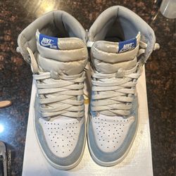 Jordan 1 Hyper Royal