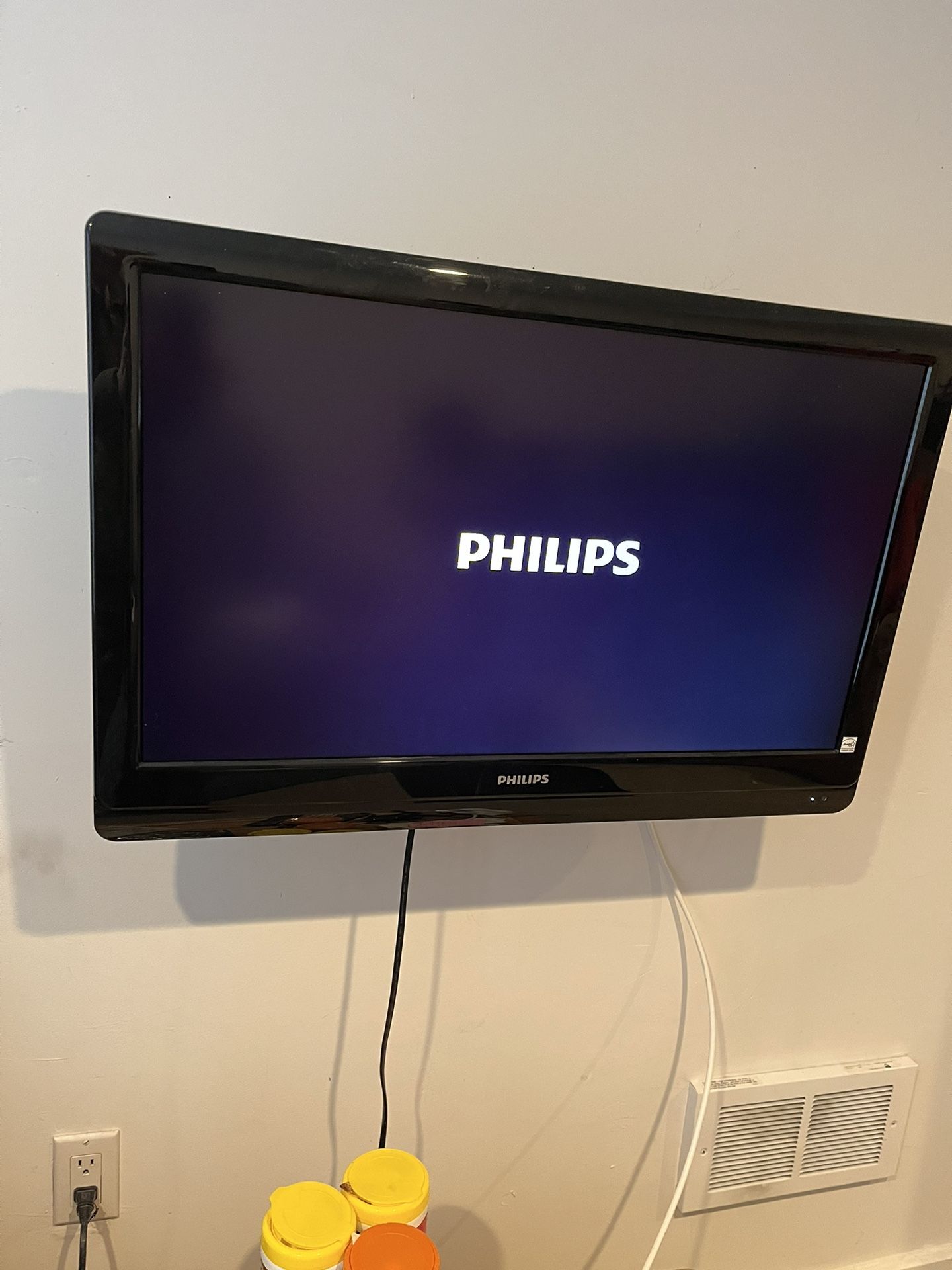 TV Phillips 36” for Sale in Seattle, WA - OfferUp