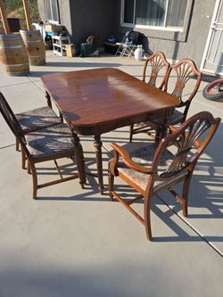 Dinning table with 5 chairs