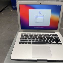 MacBook Air (13-inch, 2017). 