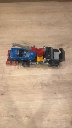 Large Toy tow track with crane tiwable car