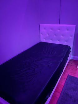 Twin Size Diamond Headboard Bed