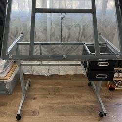 Adjustable Artist Table