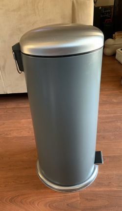 Trash can