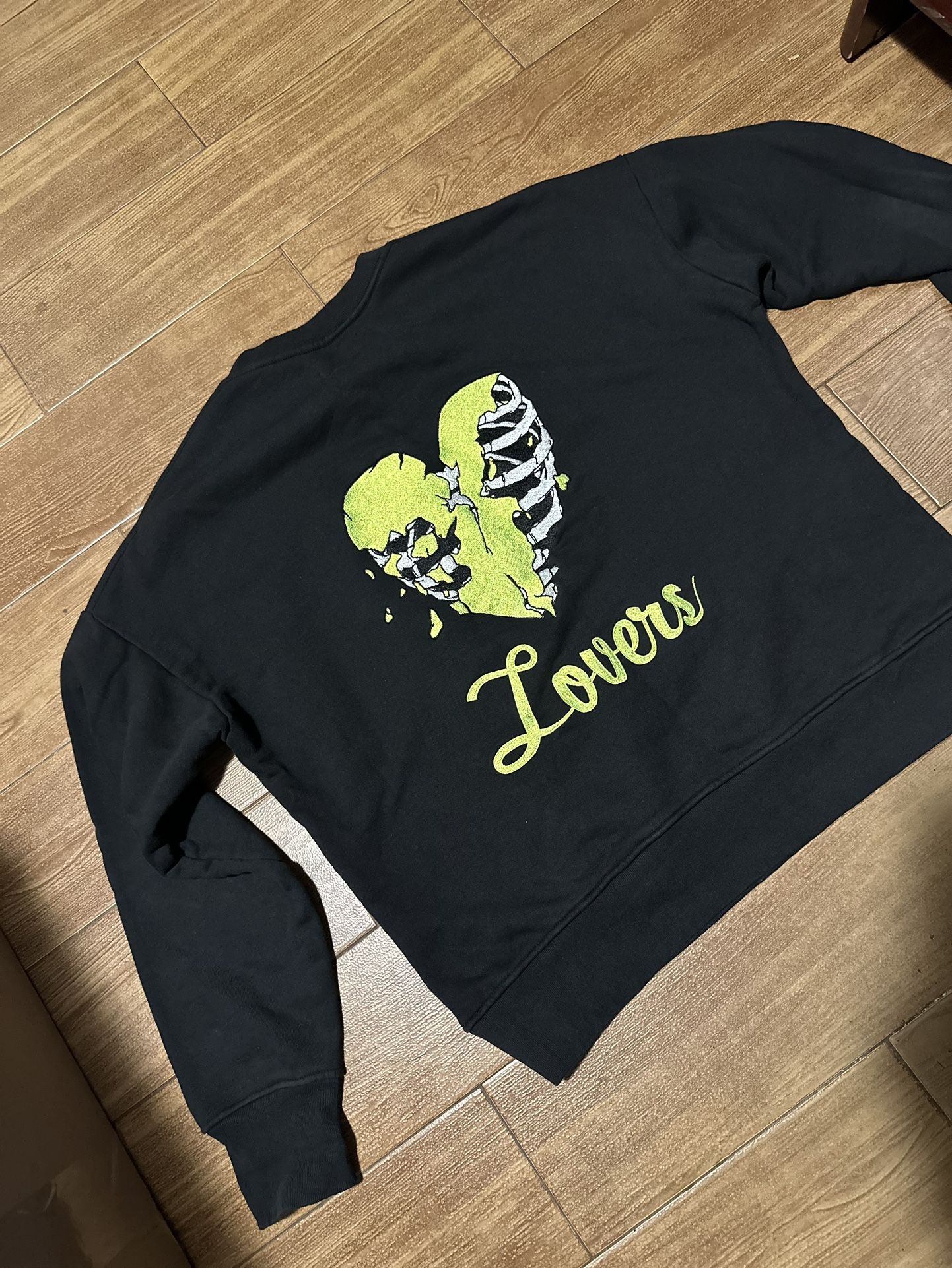 Amiri Lovers Sweatshirt T Shirt Size XL Hoodie Jacket for Sale in Boca  Raton, FL - OfferUp
