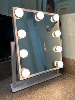 NUSVAN Hollywood-Style Vanity Mirror with Lights