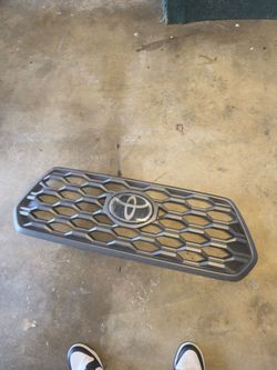 toyota tacoma grill