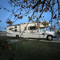 2015 Coachmen Leprechaun 321BHFE