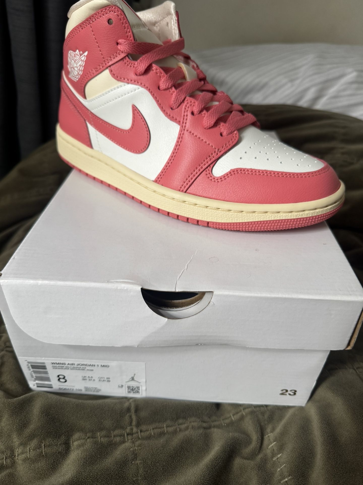 Jordan 1 Mid