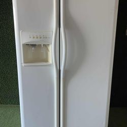 FRIGIDAIRE SIDE BY SIDE REFRIGERATOR 