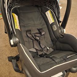 Graco Infant Carseat 