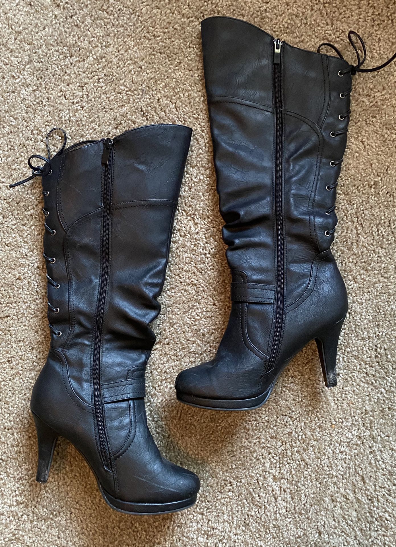 Boots size 8.5 New