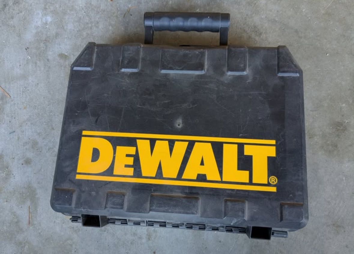 DeWalt Corded 3/8" Drill with Hard Case