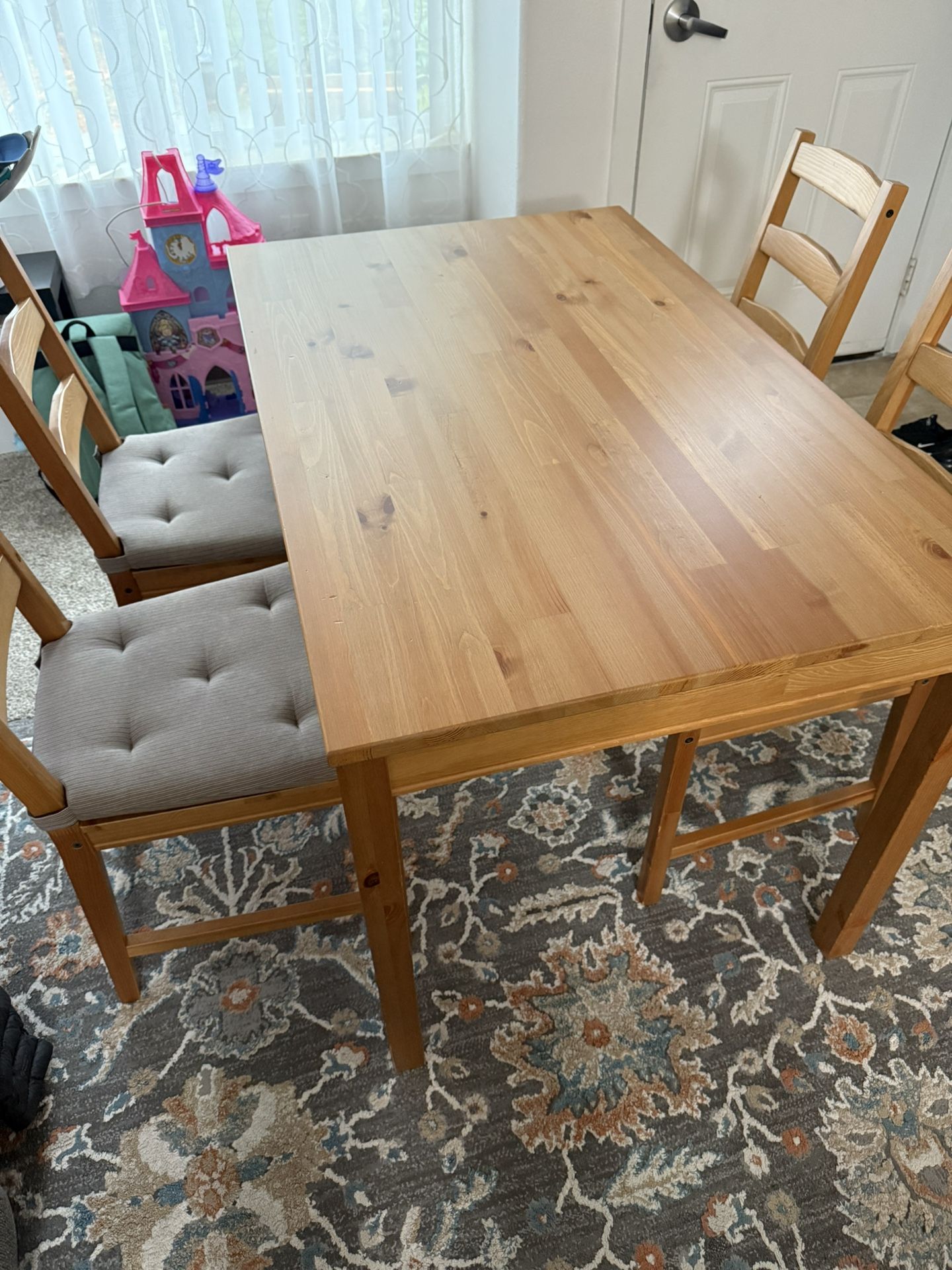 IKEA Dinning Table With 4 Chairs 