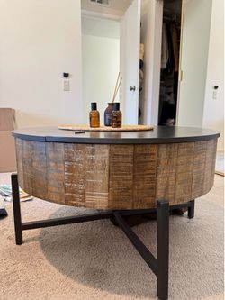 Cocktail table
