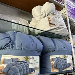 Casual Living King 3 Piece Comforter Set