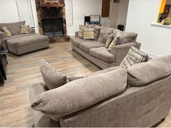 Living Room Set – Sofa, Loveseat, Chair & Ottoman – Good Condition